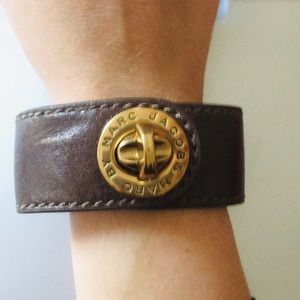 NWOT Marc Jacobs BROWN Leather Turnlock Bracelet